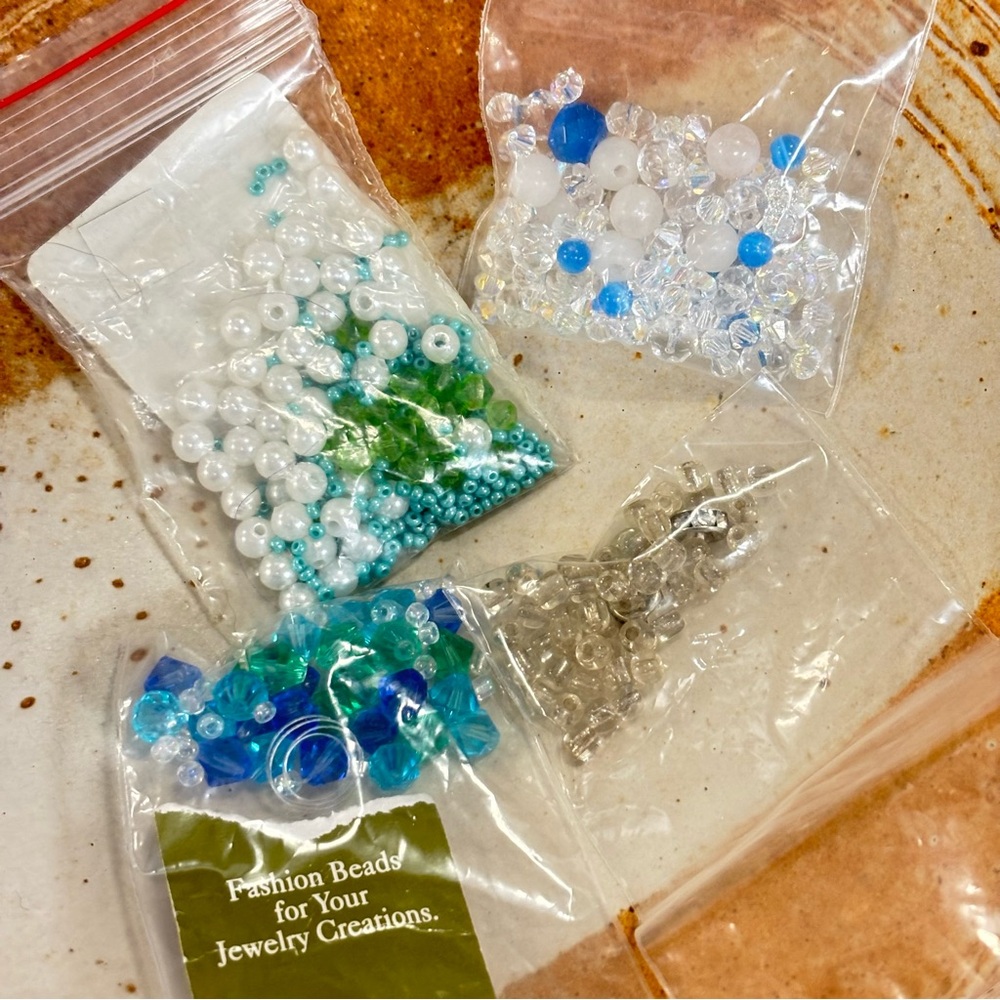 Assorted Bead Mix Collection (58 bags) - Picture 14 of 17